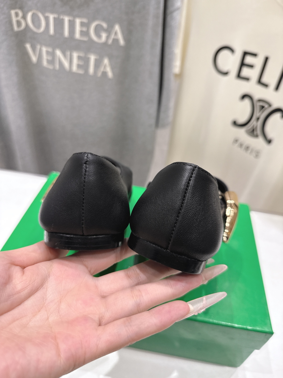 高版本出厂Bottega Veneta/BV F065 2026ss新款玛丽珍平底鞋乐福鞋 高定的配色 