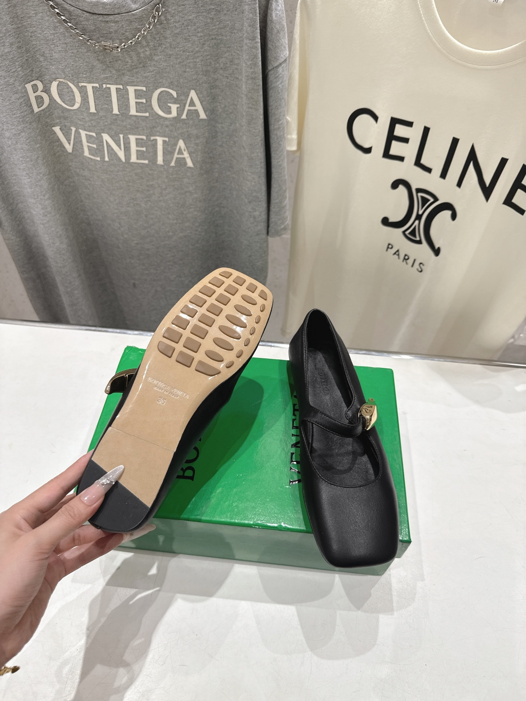 高版本出厂Bottega Veneta/BV F065 2026ss新款玛丽珍平底鞋乐福鞋 高定的配色 