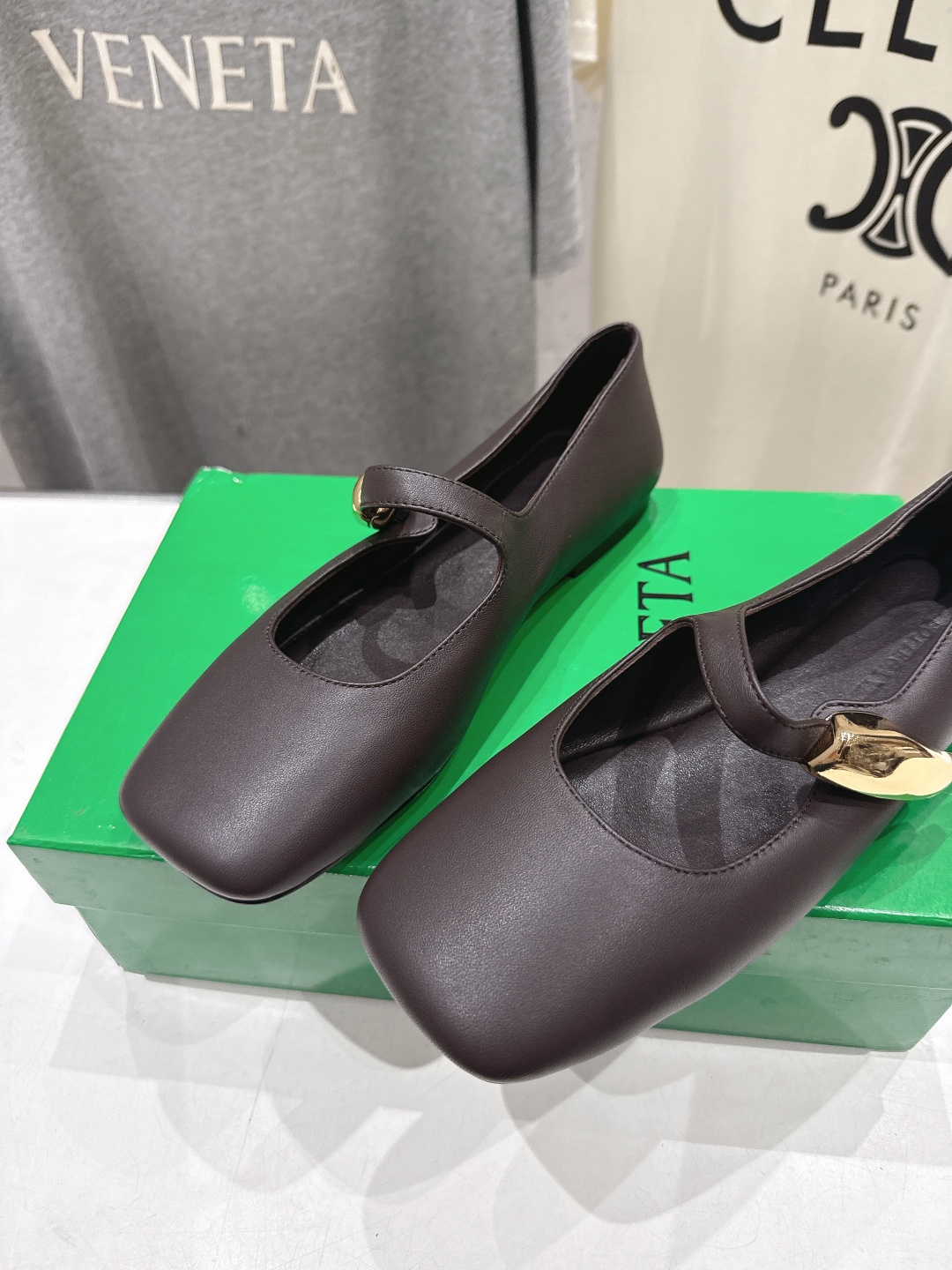 高版本出厂Bottega Veneta/BV F065 2026ss新款玛丽珍平底鞋乐福鞋 高定的配色 