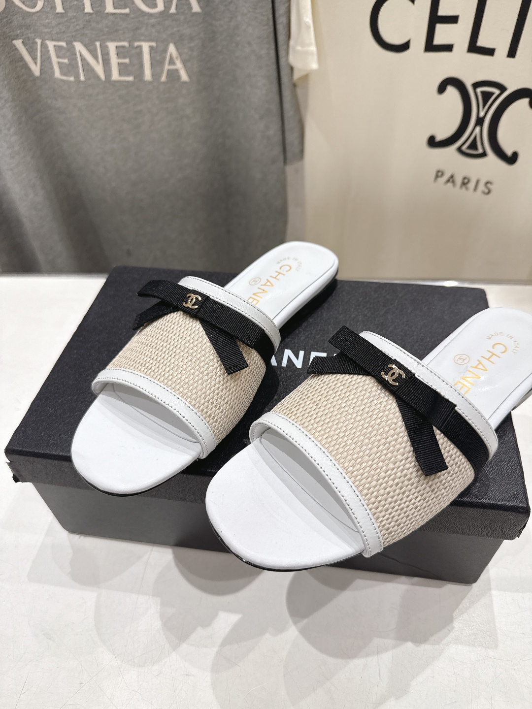 高版本出厂  CHANEL*香奈儿F016 小香2026/𝐒𝐒 𝐧𝐞𝐰夏季新品度假平底拖鞋这一季的拖鞋简