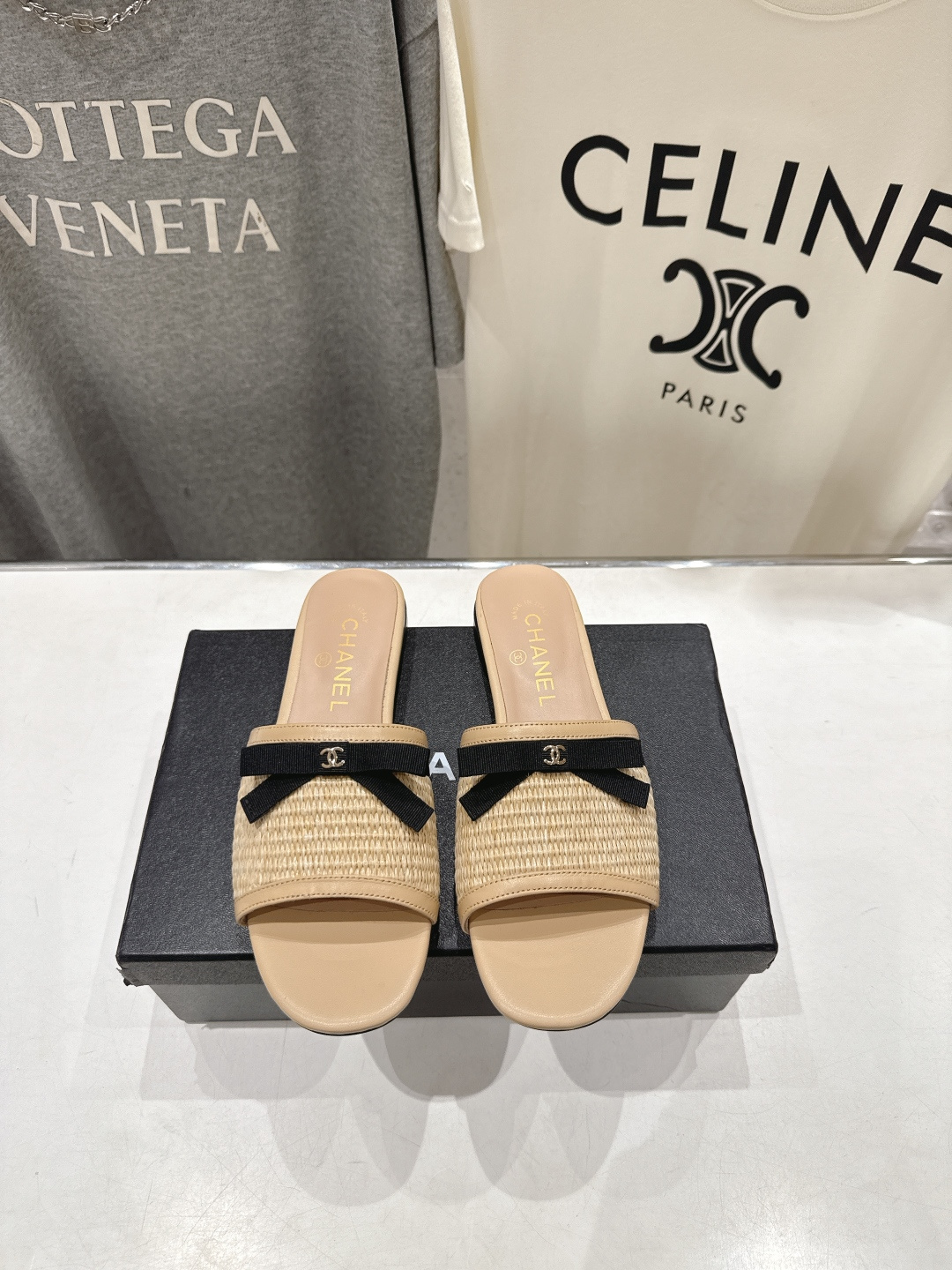 高版本出厂  CHANEL*香奈儿F016 小香2026/𝐒𝐒 𝐧𝐞𝐰夏季新品度假平底拖鞋这一季的拖鞋简