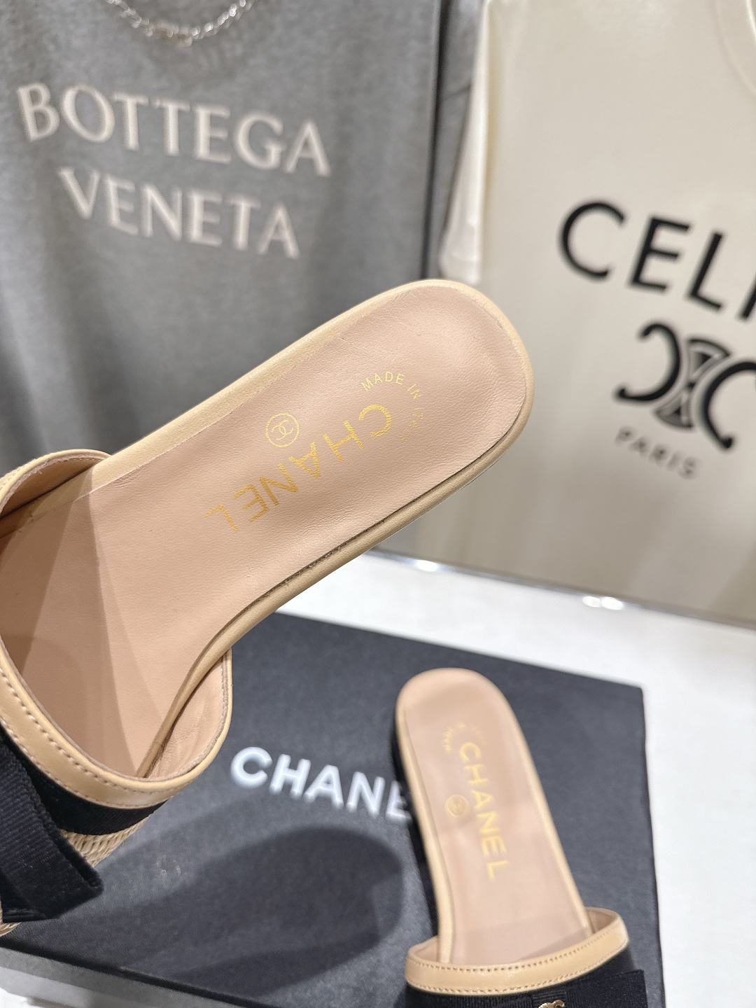 高版本出厂  CHANEL*香奈儿F016 小香2026/𝐒𝐒 𝐧𝐞𝐰夏季新品度假平底拖鞋这一季的拖鞋简