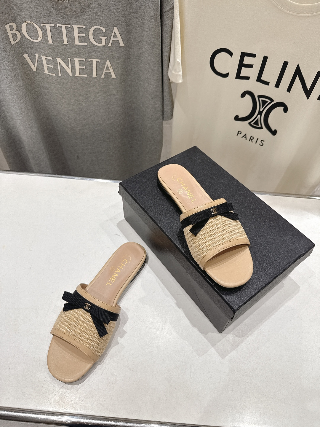高版本出厂  CHANEL*香奈儿F016 小香2026/𝐒𝐒 𝐧𝐞𝐰夏季新品度假平底拖鞋这一季的拖鞋简