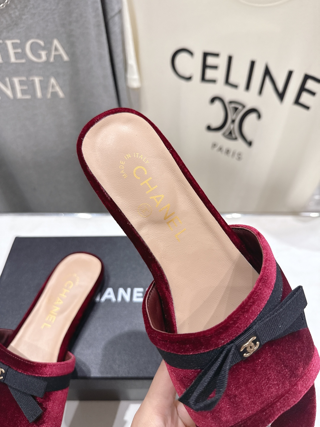 高版本出厂  CHANEL*香奈儿F016 小香2026/𝐒𝐒 𝐧𝐞𝐰夏季新品天鹅绒平底拖鞋这一季的拖鞋
