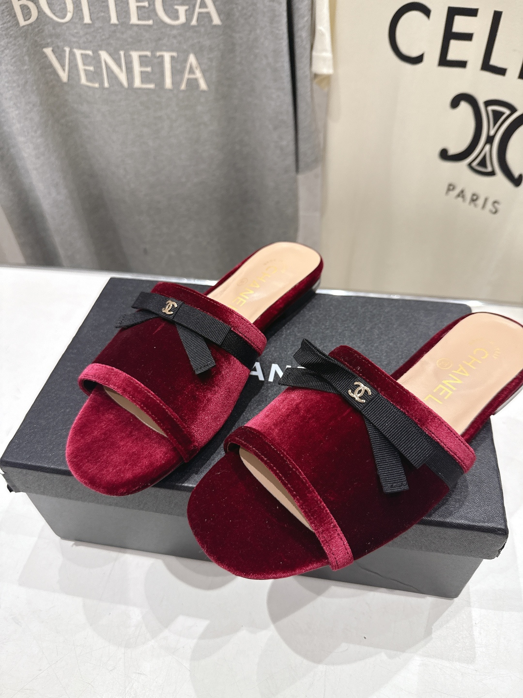 高版本出厂  CHANEL*香奈儿F016 小香2026/𝐒𝐒 𝐧𝐞𝐰夏季新品天鹅绒平底拖鞋这一季的拖鞋