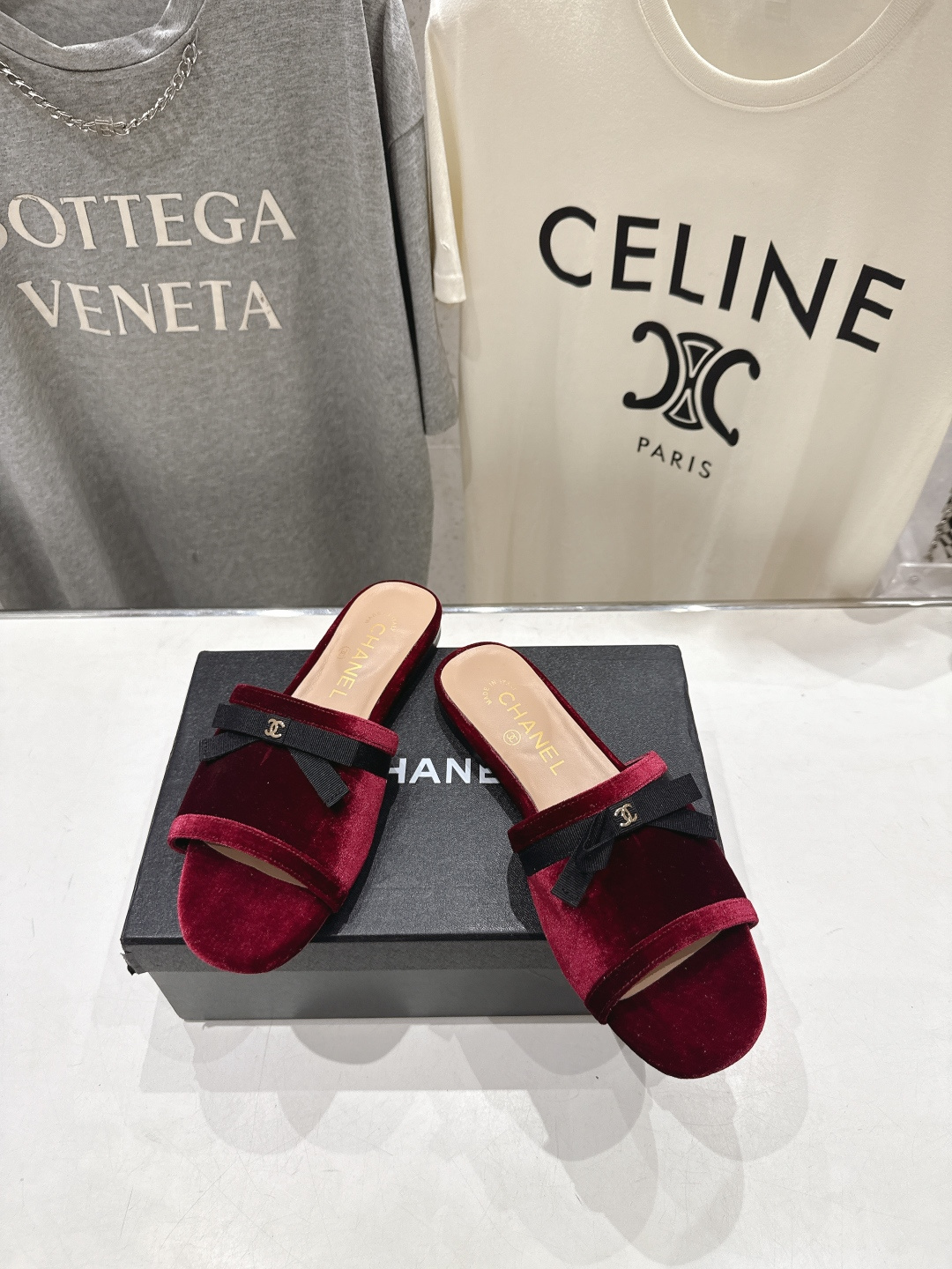 高版本出厂  CHANEL*香奈儿F016 小香2026/𝐒𝐒 𝐧𝐞𝐰夏季新品天鹅绒平底拖鞋这一季的拖鞋