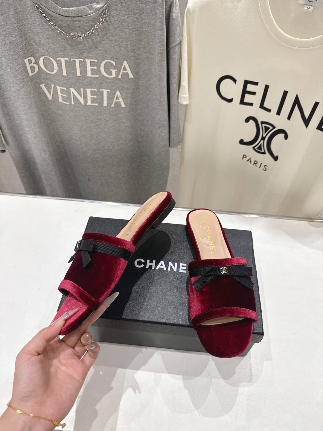 高版本出厂  CHANEL*香奈儿F016 小香2026/𝐒𝐒 𝐧𝐞𝐰夏季新品天鹅绒平底拖鞋这一季的拖鞋