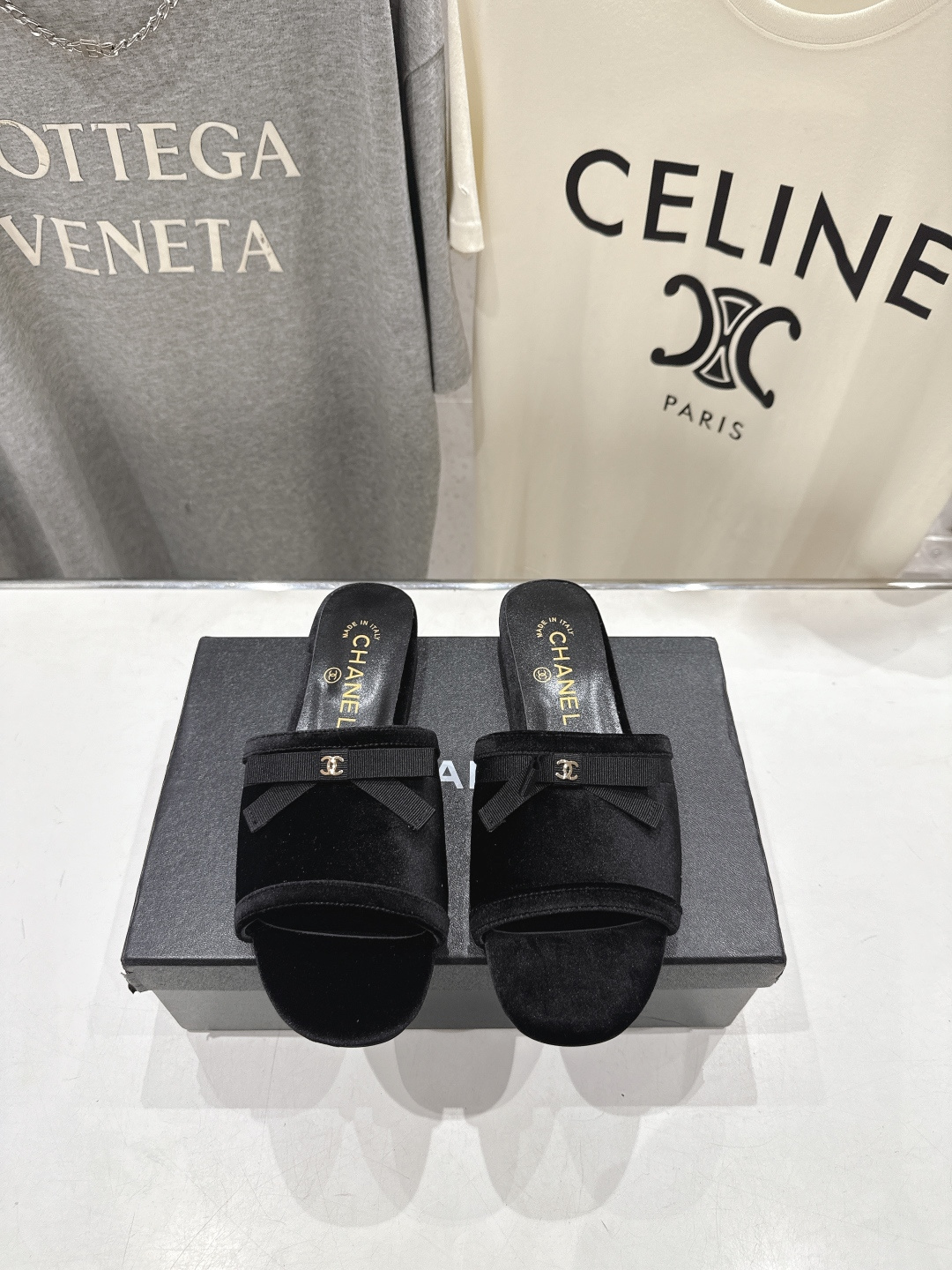 高版本出厂  CHANEL*香奈儿F016 小香2026/𝐒𝐒 𝐧𝐞𝐰夏季新品天鹅绒平底拖鞋这一季的拖鞋