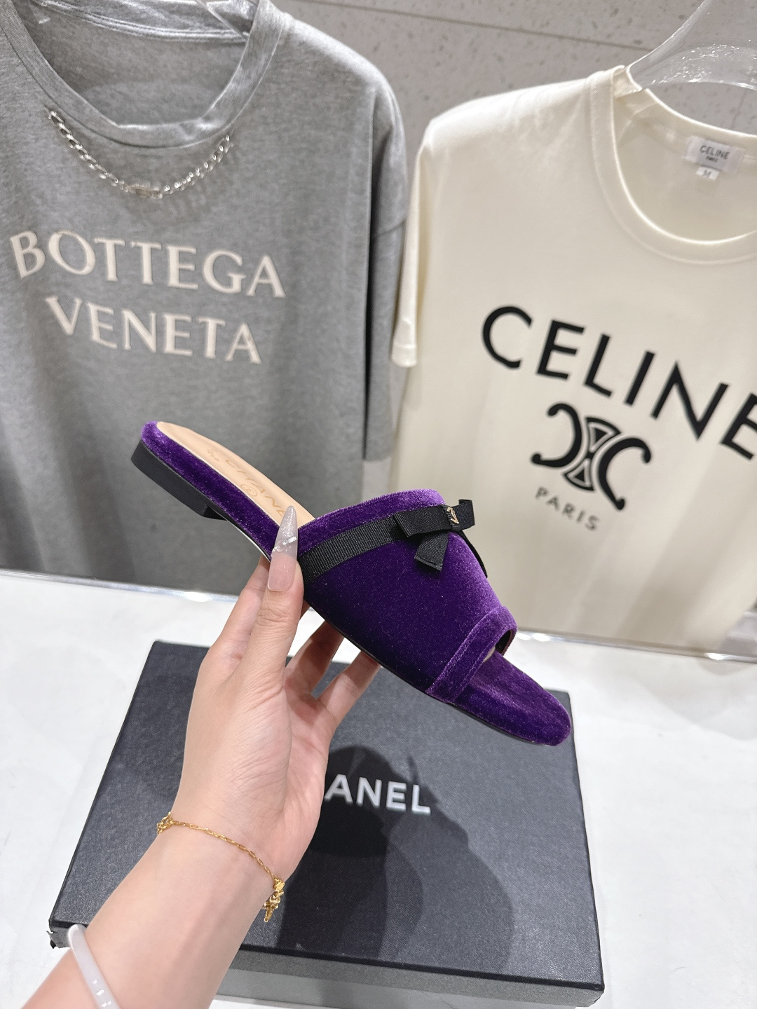 高版本出厂  CHANEL*香奈儿F016 小香2026/𝐒𝐒 𝐧𝐞𝐰夏季新品天鹅绒平底拖鞋这一季的拖鞋