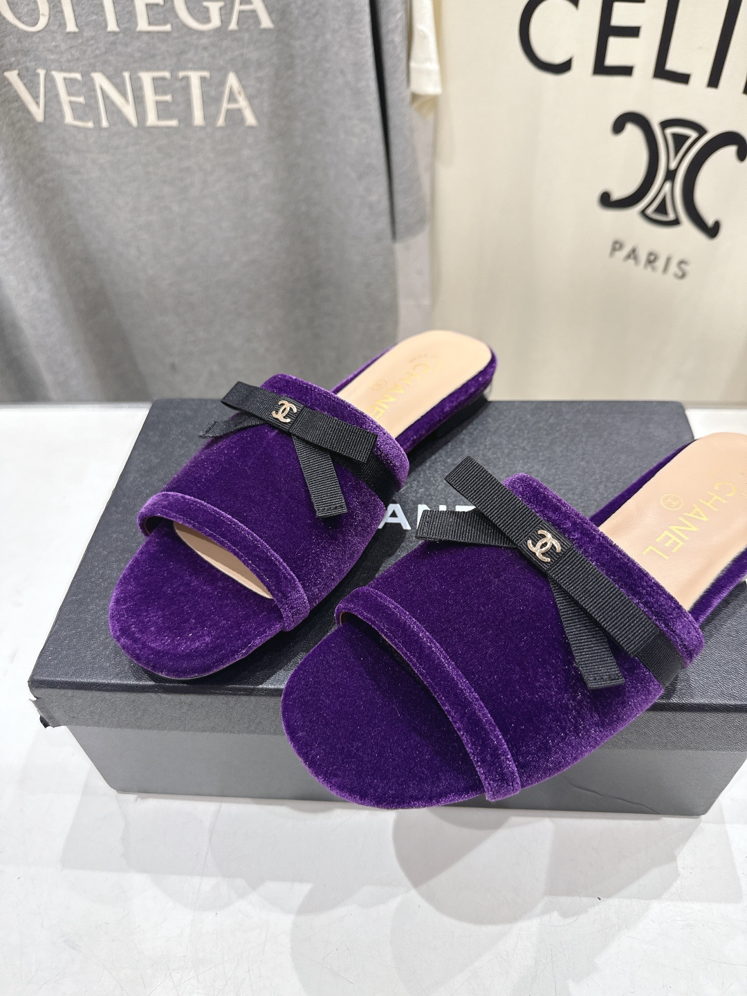 高版本出厂  CHANEL*香奈儿F016 小香2026/𝐒𝐒 𝐧𝐞𝐰夏季新品天鹅绒平底拖鞋这一季的拖鞋