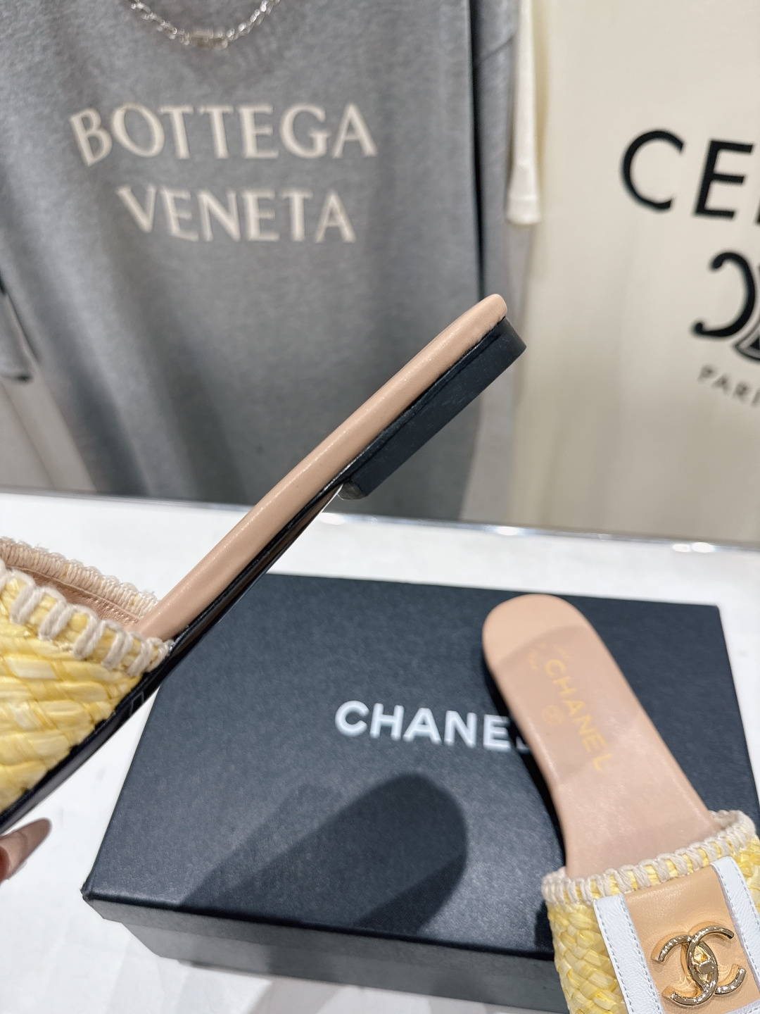 高版本出厂  CHANEL*香奈儿F016 小香2026/𝐒𝐒 𝐧𝐞𝐰夏季新品编织平底拖鞋这一季的拖鞋简