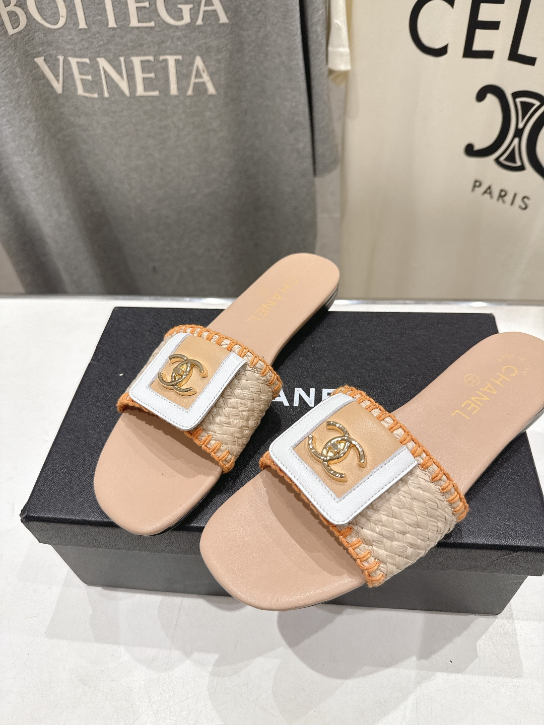 高版本出厂  CHANEL*香奈儿F016 小香2026/𝐒𝐒 𝐧𝐞𝐰夏季新品编织平底拖鞋这一季的拖鞋简