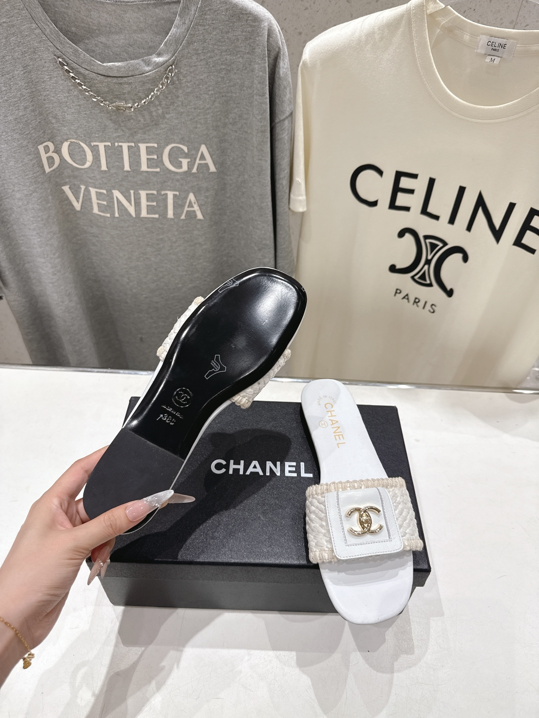 高版本出厂  CHANEL*香奈儿F016 小香2026/𝐒𝐒 𝐧𝐞𝐰夏季新品编织平底拖鞋这一季的拖鞋简