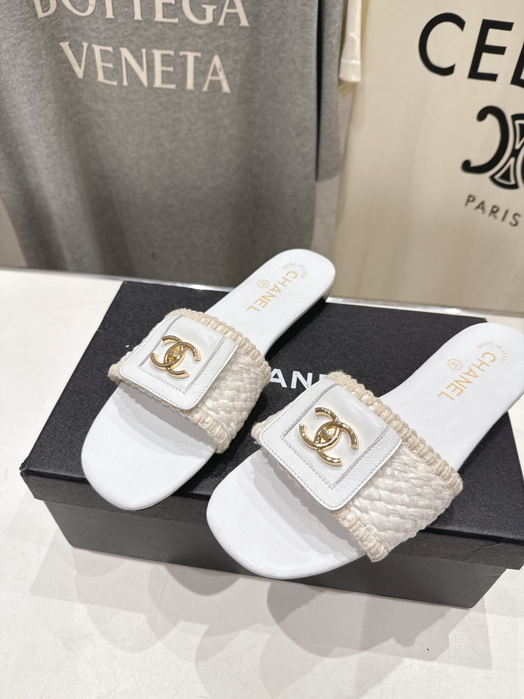 高版本出厂  CHANEL*香奈儿F016 小香2026/𝐒𝐒 𝐧𝐞𝐰夏季新品编织平底拖鞋这一季的拖鞋简