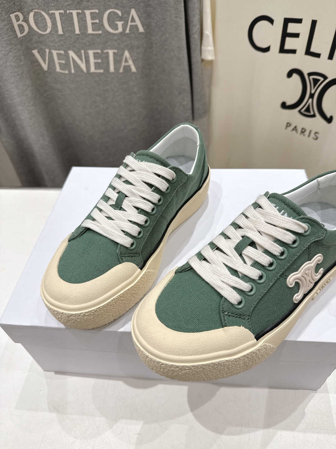 高版本出厂 厚底 Celine* 赛琳 2026ss春夏走秀新款小白鞋帆布鞋，明星同款思琳明星同款休闲透