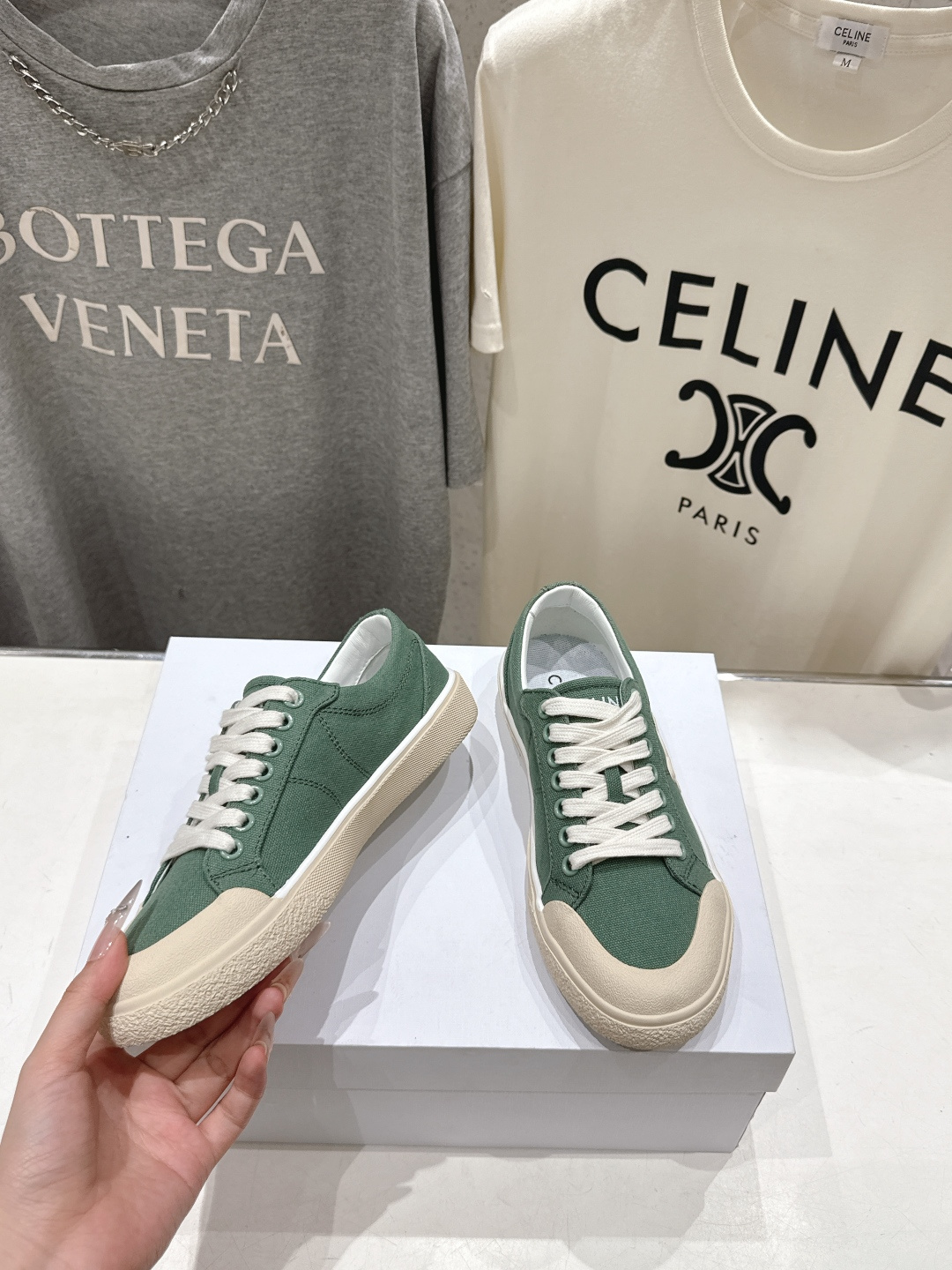 高版本出厂 薄底 Celine* 赛琳 2026ss春夏走秀新款小白鞋帆布鞋，明星同款思琳明星同款休闲透