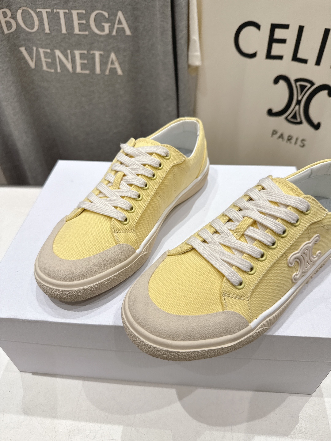高版本出厂 薄底 Celine* 赛琳 2026ss春夏走秀新款小白鞋帆布鞋，明星同款思琳明星同款休闲透