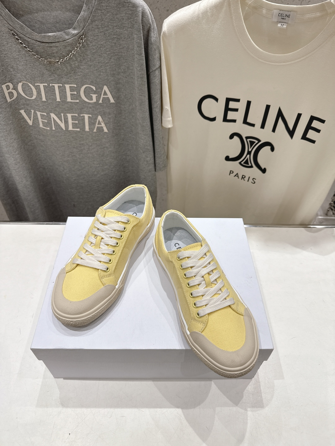 高版本出厂 薄底 Celine* 赛琳 2026ss春夏走秀新款小白鞋帆布鞋，明星同款思琳明星同款休闲透