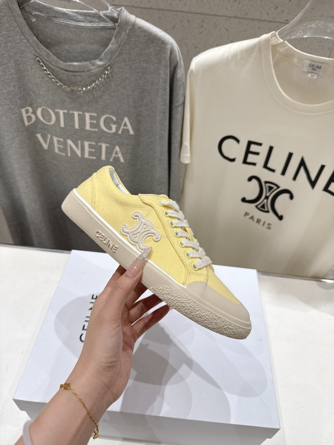 高版本出厂 薄底 Celine* 赛琳 2026ss春夏走秀新款小白鞋帆布鞋，明星同款思琳明星同款休闲透