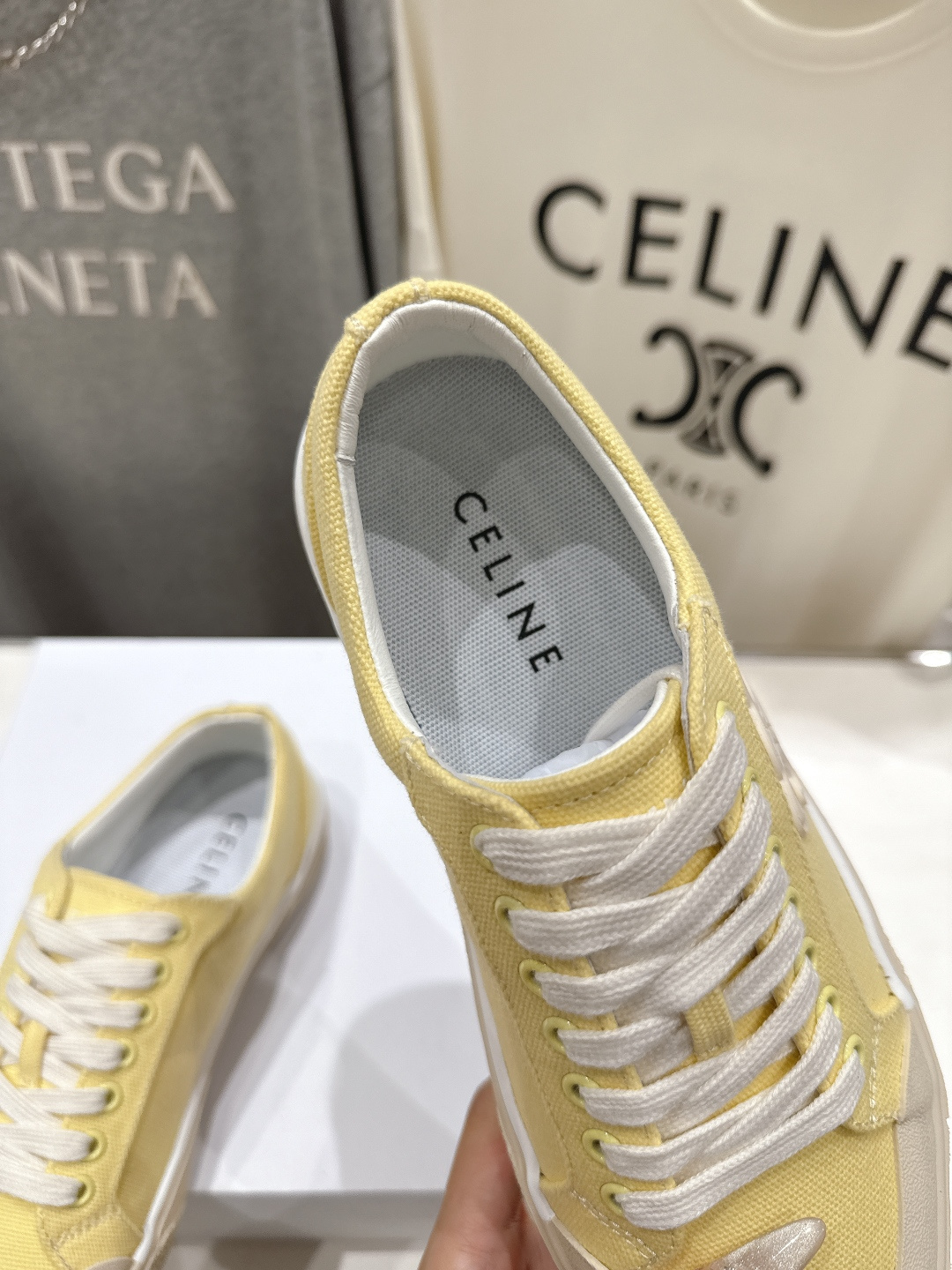 高版本出厂 薄底 Celine* 赛琳 2026ss春夏走秀新款小白鞋帆布鞋，明星同款思琳明星同款休闲透