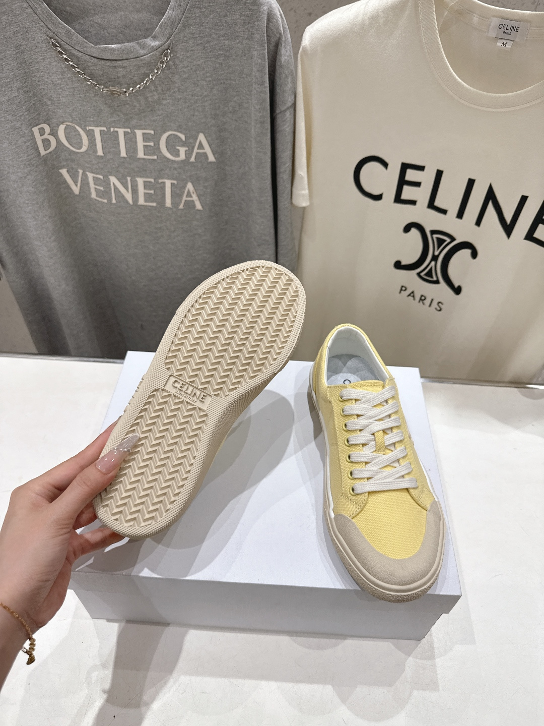 高版本出厂 薄底 Celine* 赛琳 2026ss春夏走秀新款小白鞋帆布鞋，明星同款思琳明星同款休闲透