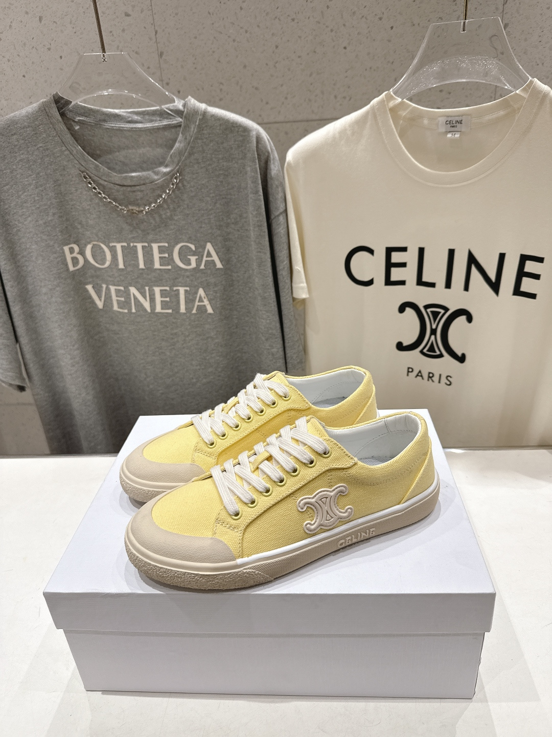 高版本出厂 薄底 Celine* 赛琳 2026ss春夏走秀新款小白鞋帆布鞋，明星同款思琳明星同款休闲透