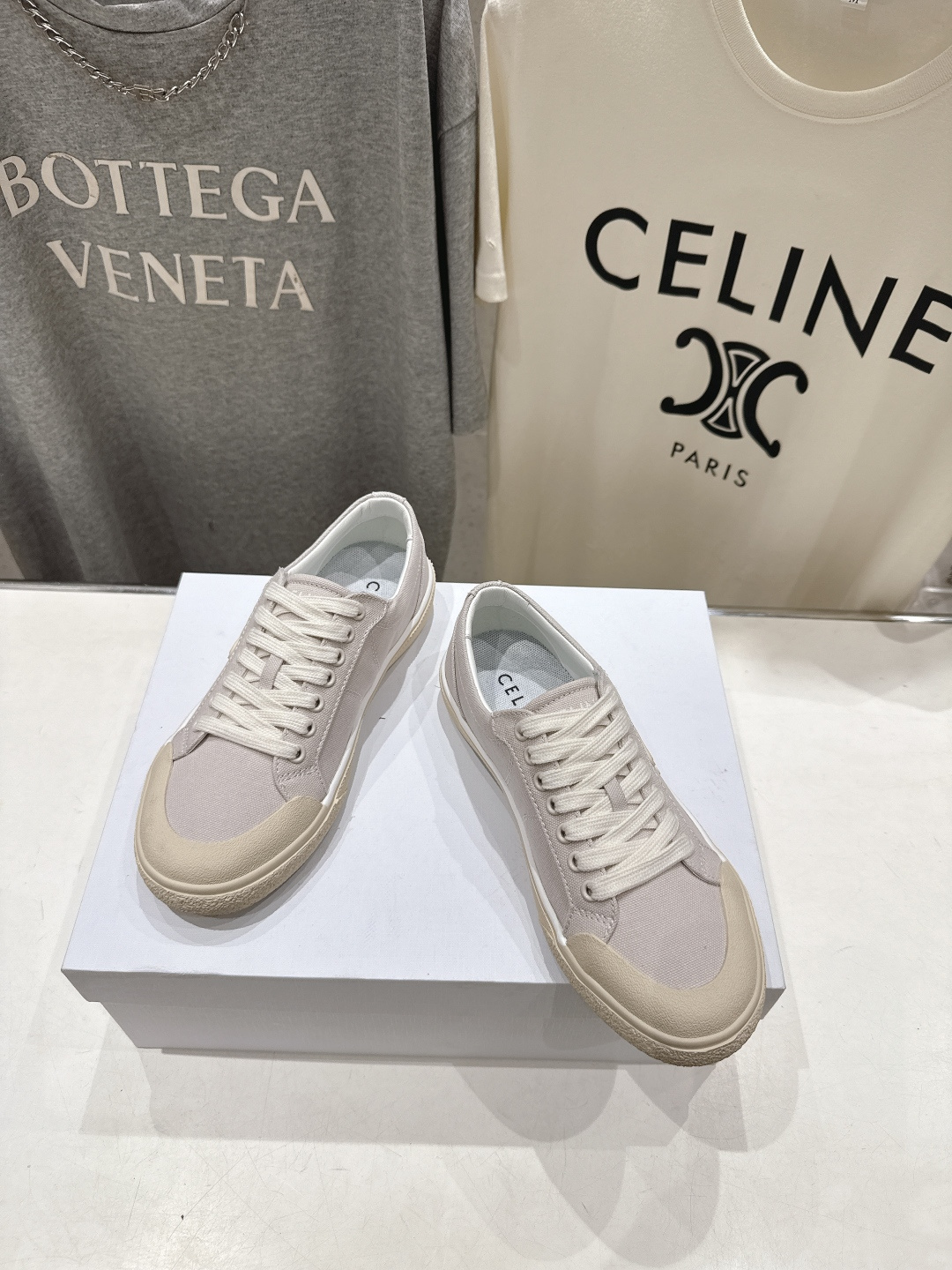 高版本出厂 薄底 Celine* 赛琳 2026ss春夏走秀新款小白鞋帆布鞋，明星同款思琳明星同款休闲透