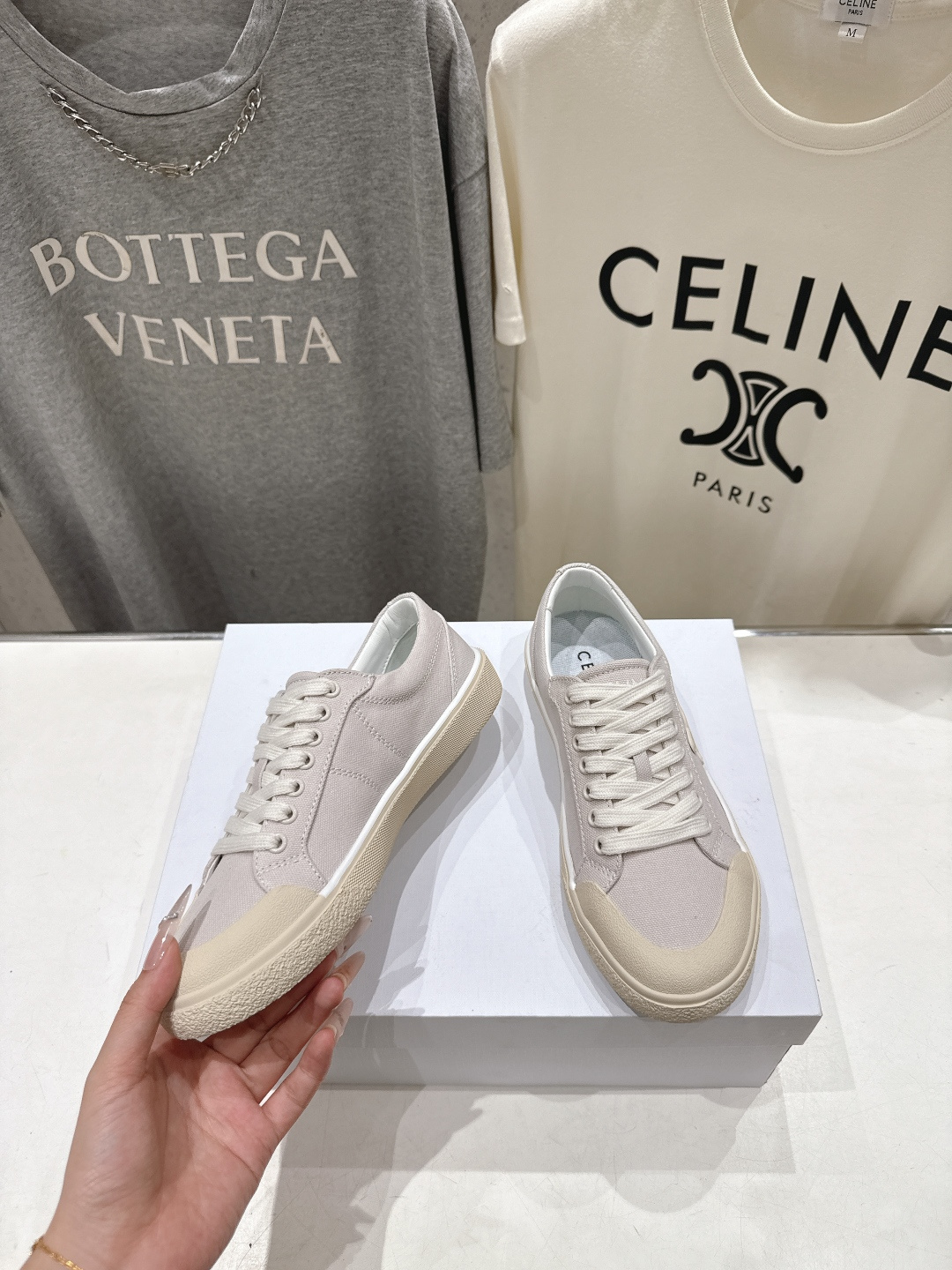 高版本出厂 薄底 Celine* 赛琳 2026ss春夏走秀新款小白鞋帆布鞋，明星同款思琳明星同款休闲透