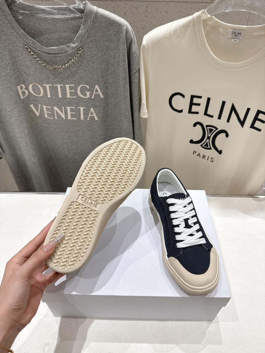 高版本出厂 薄底 Celine* 赛琳 2026ss春夏走秀新款小白鞋帆布鞋，明星同款思琳明星同款休闲透