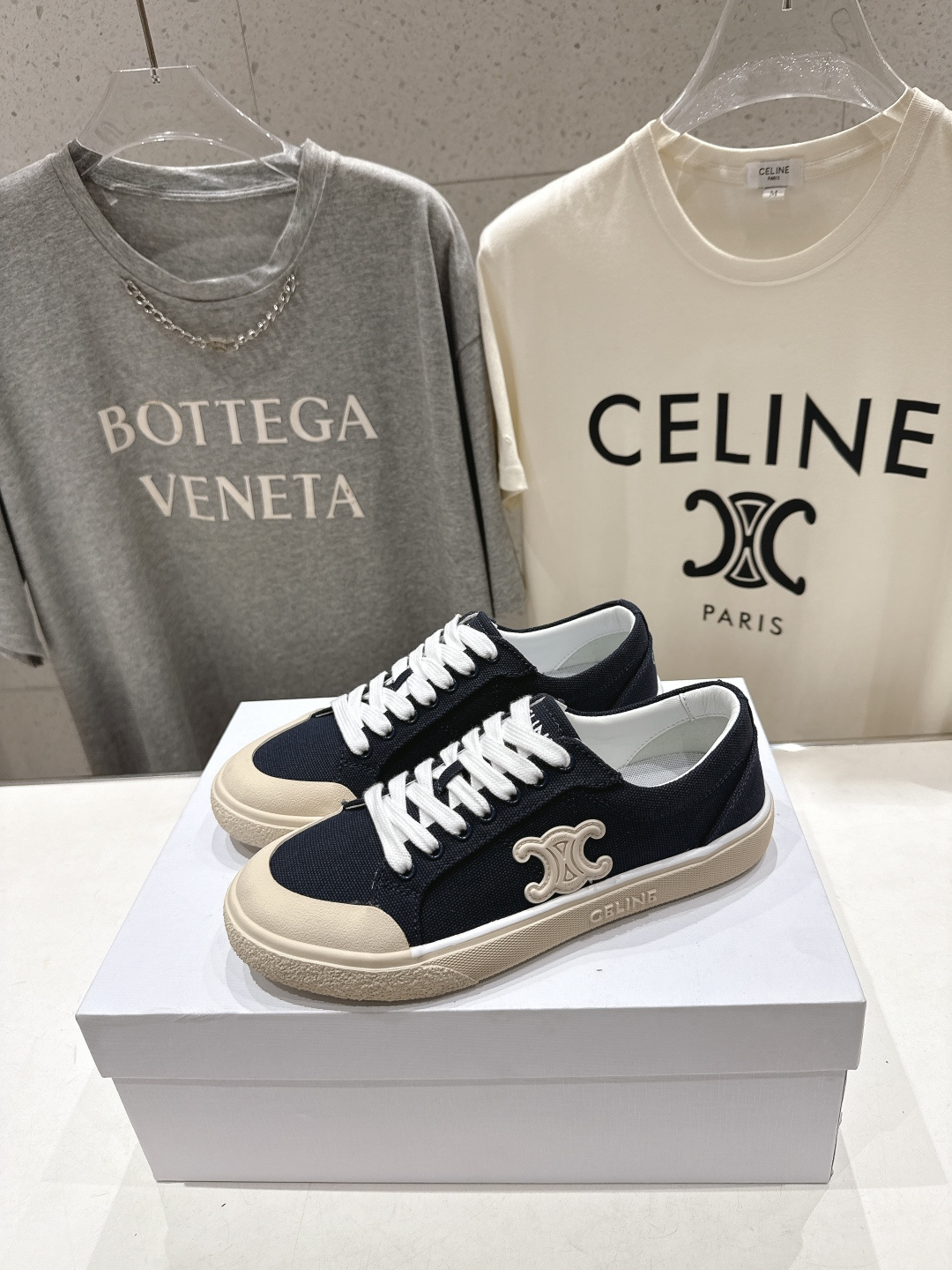 高版本出厂 薄底 Celine* 赛琳 2026ss春夏走秀新款小白鞋帆布鞋，明星同款思琳明星同款休闲透