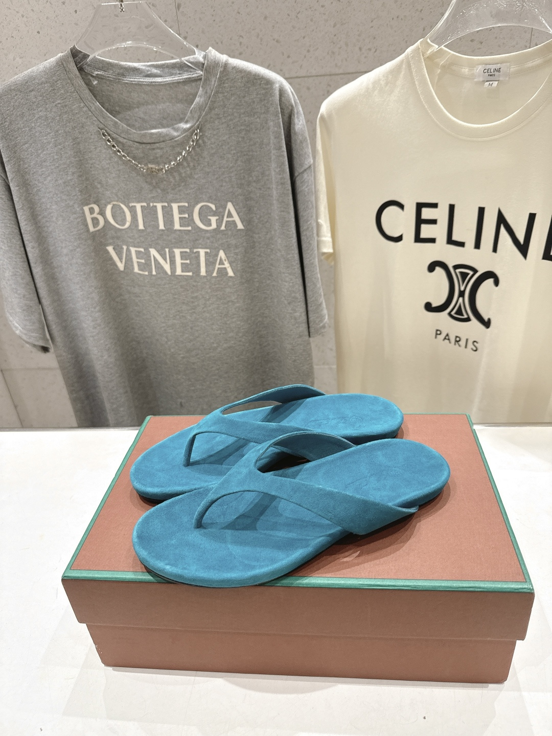 高版本出厂 Loro Piana* LP||诺悠翩雅2026ss夏季新款平底夹脚拖鞋人字拖【市场顶级品质