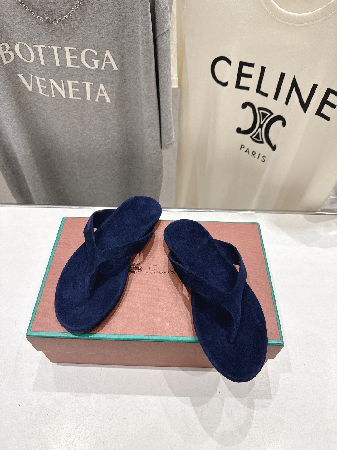 高版本出厂 Loro Piana* LP||诺悠翩雅2026ss夏季新款平底夹脚拖鞋人字拖【市场顶级品质