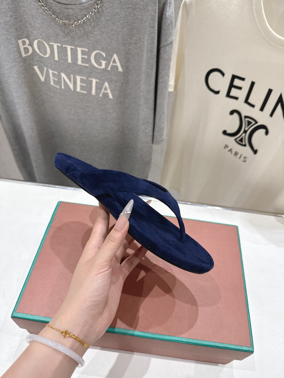 高版本出厂 Loro Piana* LP||诺悠翩雅2026ss夏季新款平底夹脚拖鞋人字拖【市场顶级品质