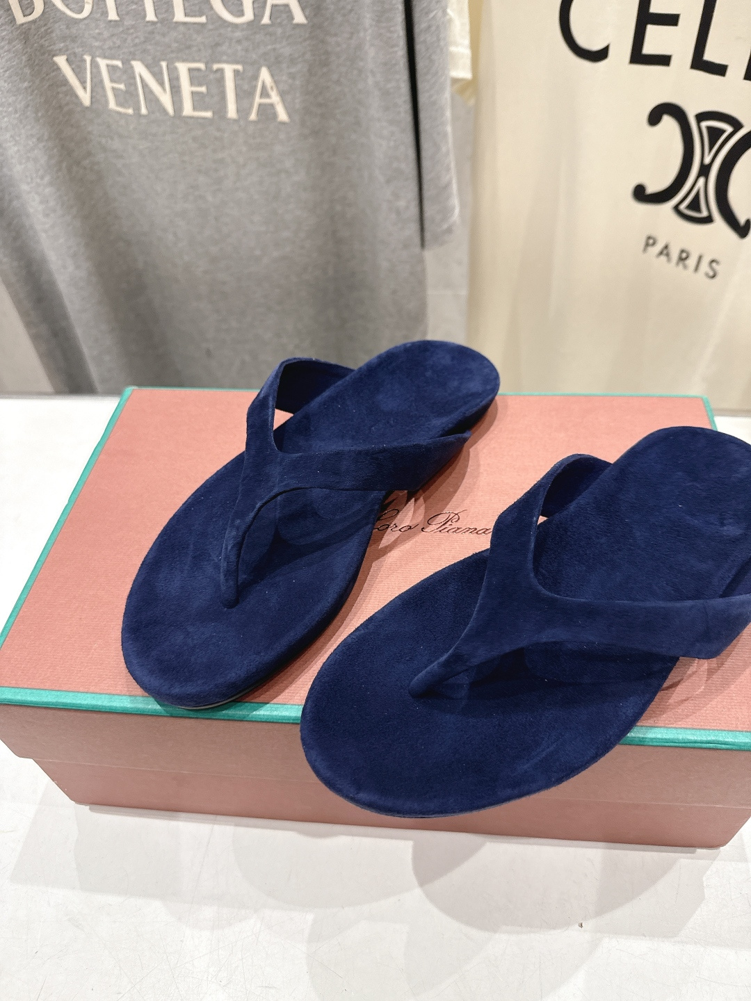 高版本出厂 Loro Piana* LP||诺悠翩雅2026ss夏季新款平底夹脚拖鞋人字拖【市场顶级品质