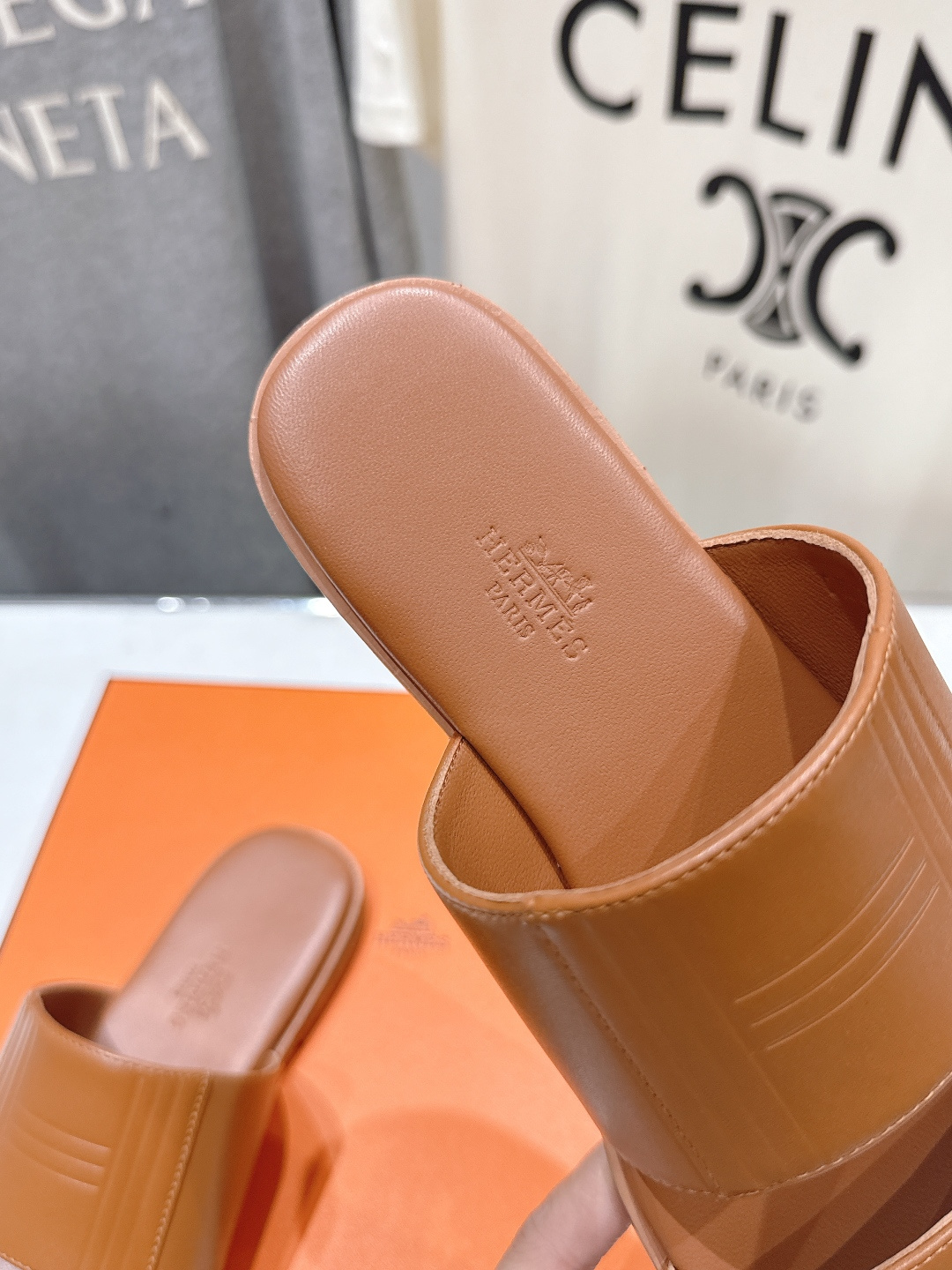 高版本出厂  Hermer...26ss new arrival～爱马仕H家新款拖鞋平底二舅拖鞋原版工艺