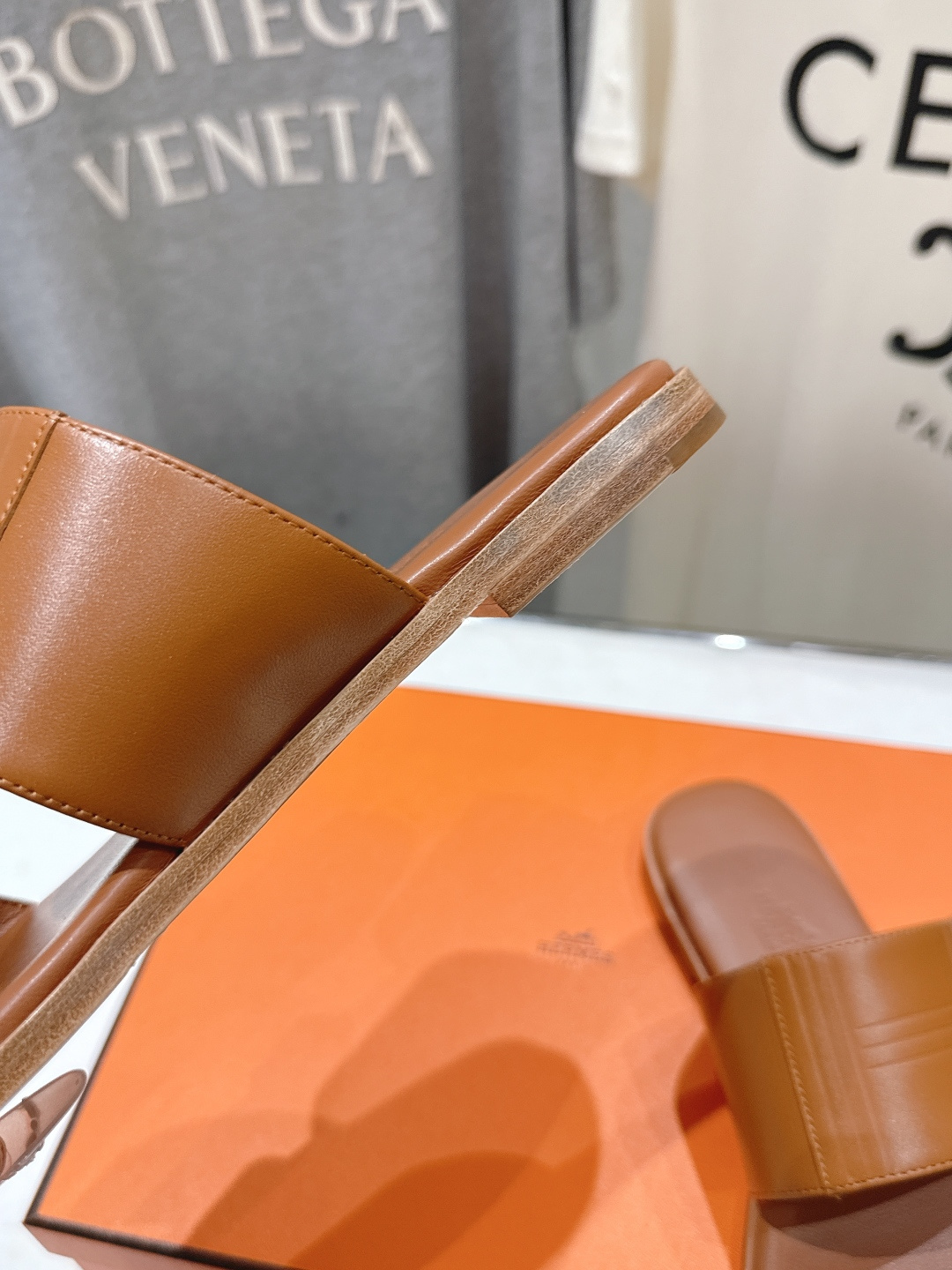 高版本出厂  Hermer...26ss new arrival～爱马仕H家新款拖鞋平底二舅拖鞋原版工艺