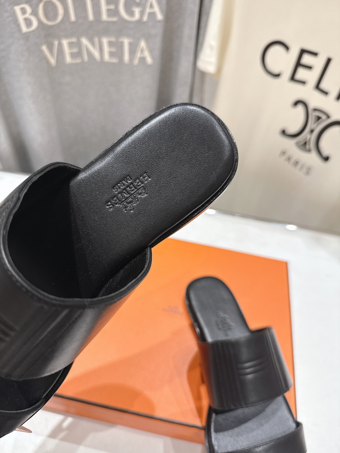 高版本出厂  Hermer...26ss new arrival～爱马仕H家新款拖鞋平底二舅拖鞋原版工艺