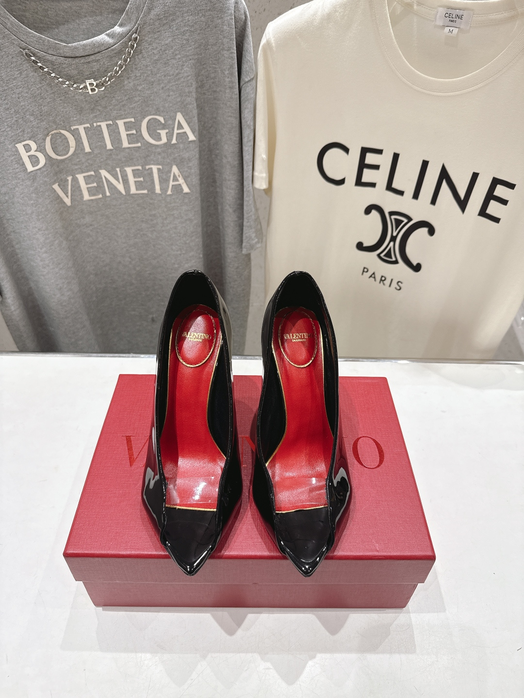 高版本出厂  ～New～顶级制作·Valentino*·华伦天奴〰️2026ss官方同步夏季走秀新款高跟