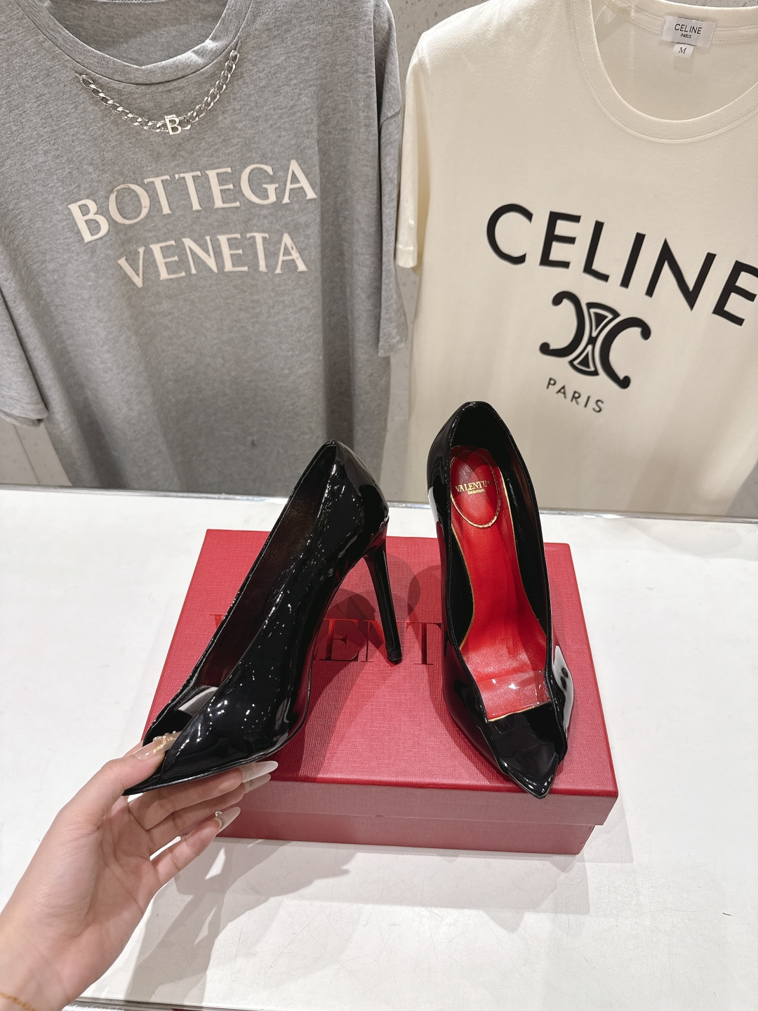 高版本出厂  ～New～顶级制作·Valentino*·华伦天奴〰️2026ss官方同步夏季走秀新款高跟