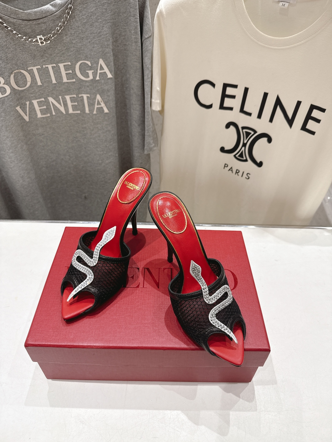 高版本出厂  ～New～顶级制作·Valentino*·华伦天奴〰️2026ss官方同步夏季走秀新款高跟