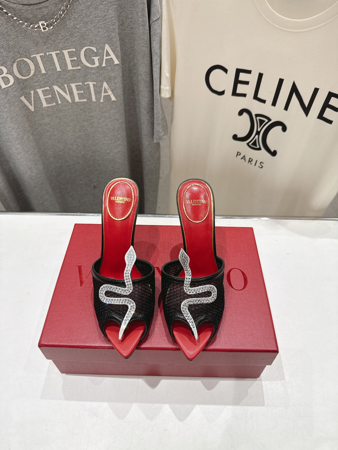 高版本出厂  ～New～顶级制作·Valentino*·华伦天奴〰️2026ss官方同步夏季走秀新款高跟