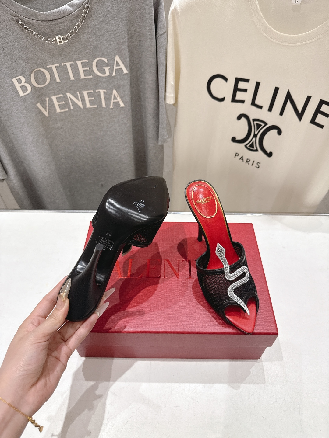 高版本出厂  ～New～顶级制作·Valentino*·华伦天奴〰️2026ss官方同步夏季走秀新款高跟