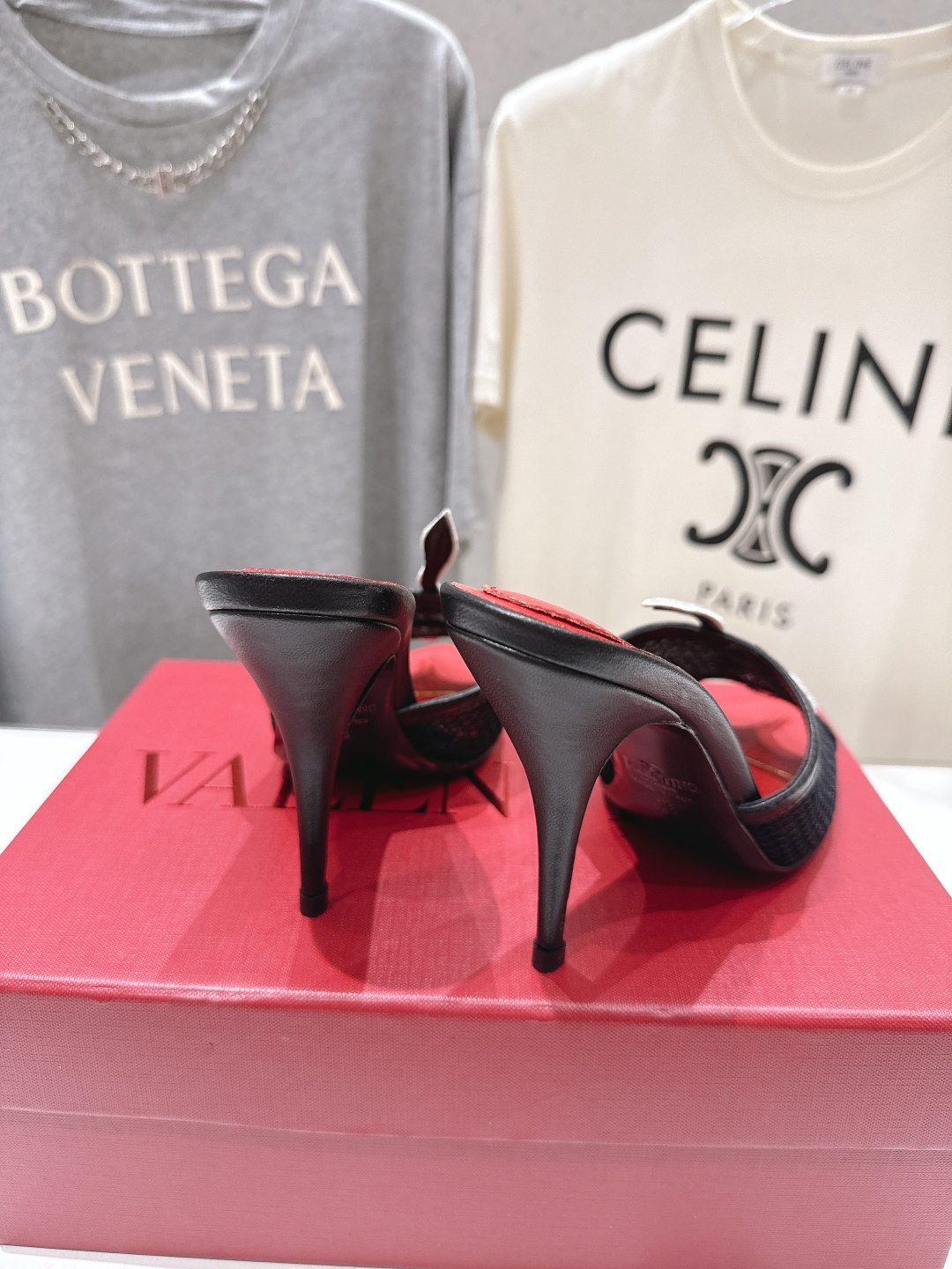 高版本出厂  ～New～顶级制作·Valentino*·华伦天奴〰️2026ss官方同步夏季走秀新款高跟
