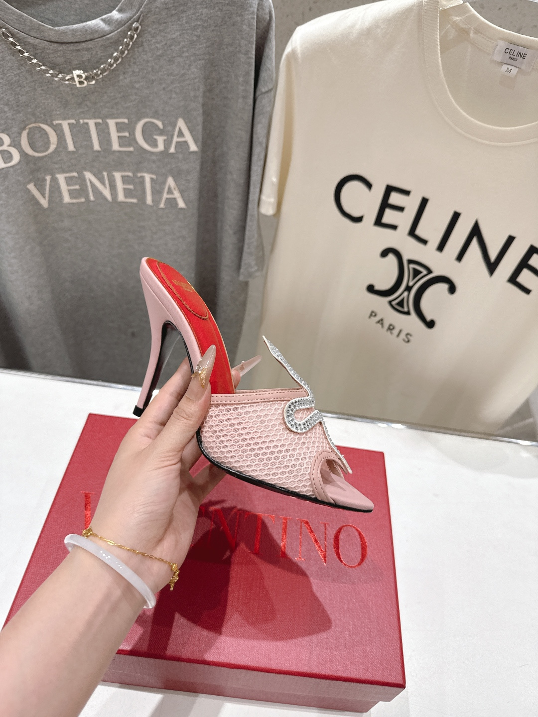 高版本出厂  ～New～顶级制作·Valentino*·华伦天奴〰️2026ss官方同步夏季走秀新款高跟