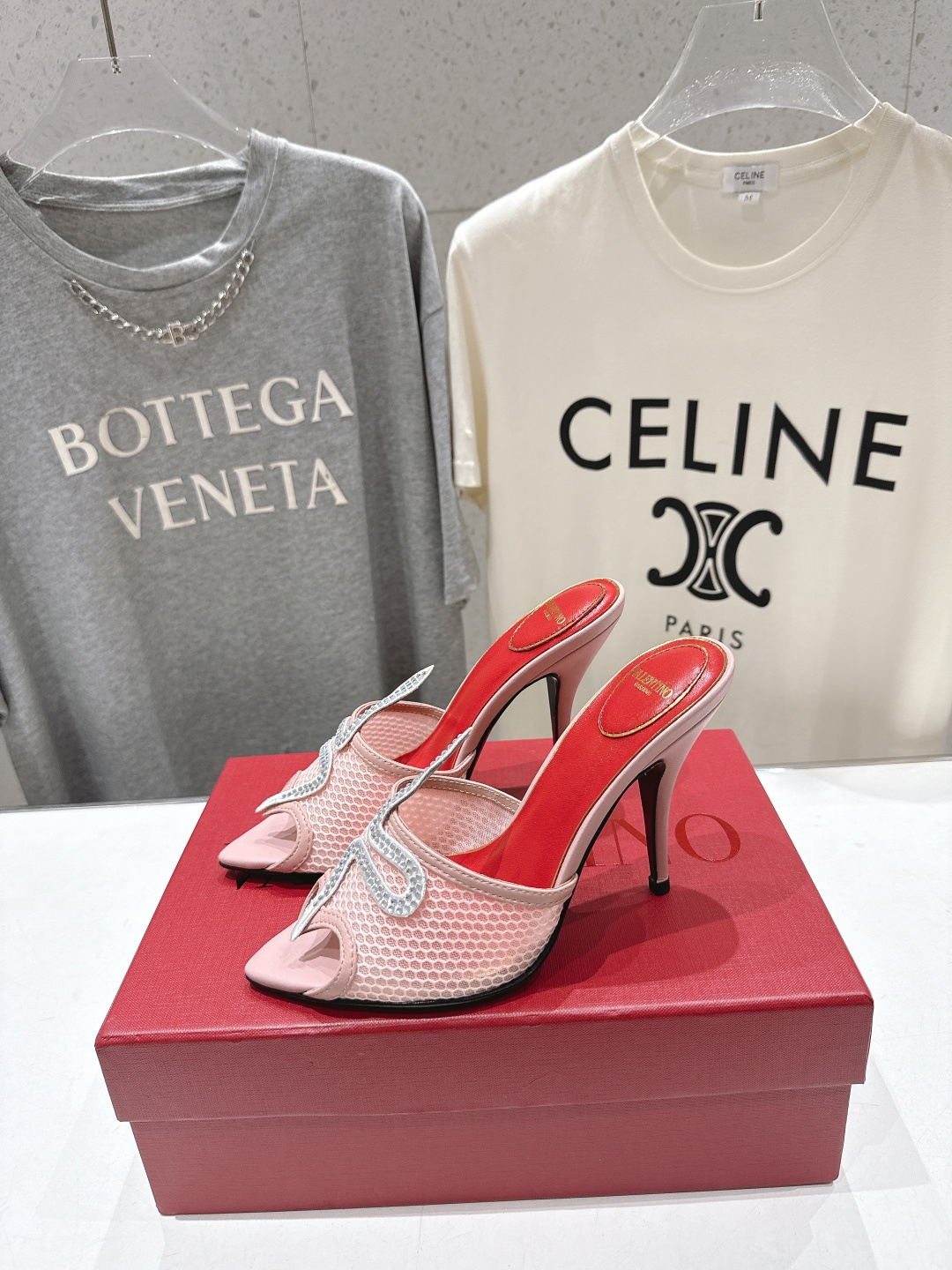 高版本出厂  ～New～顶级制作·Valentino*·华伦天奴〰️2026ss官方同步夏季走秀新款高跟