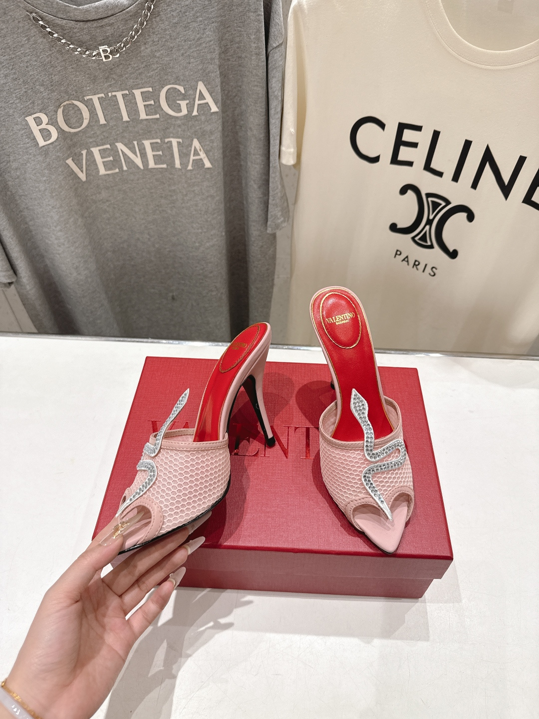 高版本出厂  ～New～顶级制作·Valentino*·华伦天奴〰️2026ss官方同步夏季走秀新款高跟