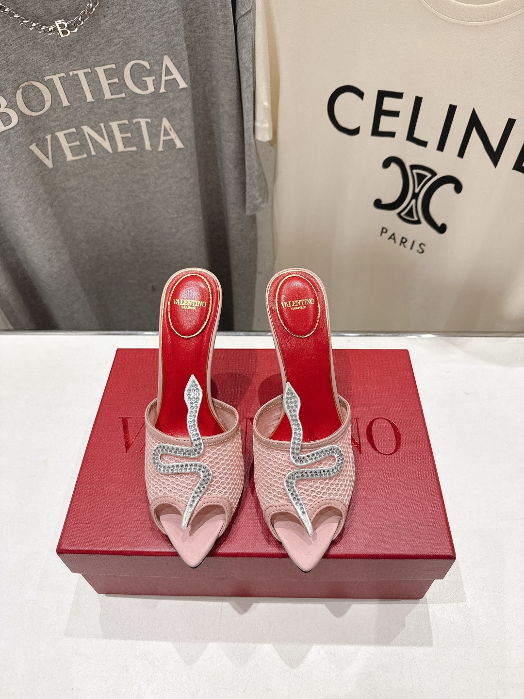 高版本出厂  ～New～顶级制作·Valentino*·华伦天奴〰️2026ss官方同步夏季走秀新款高跟