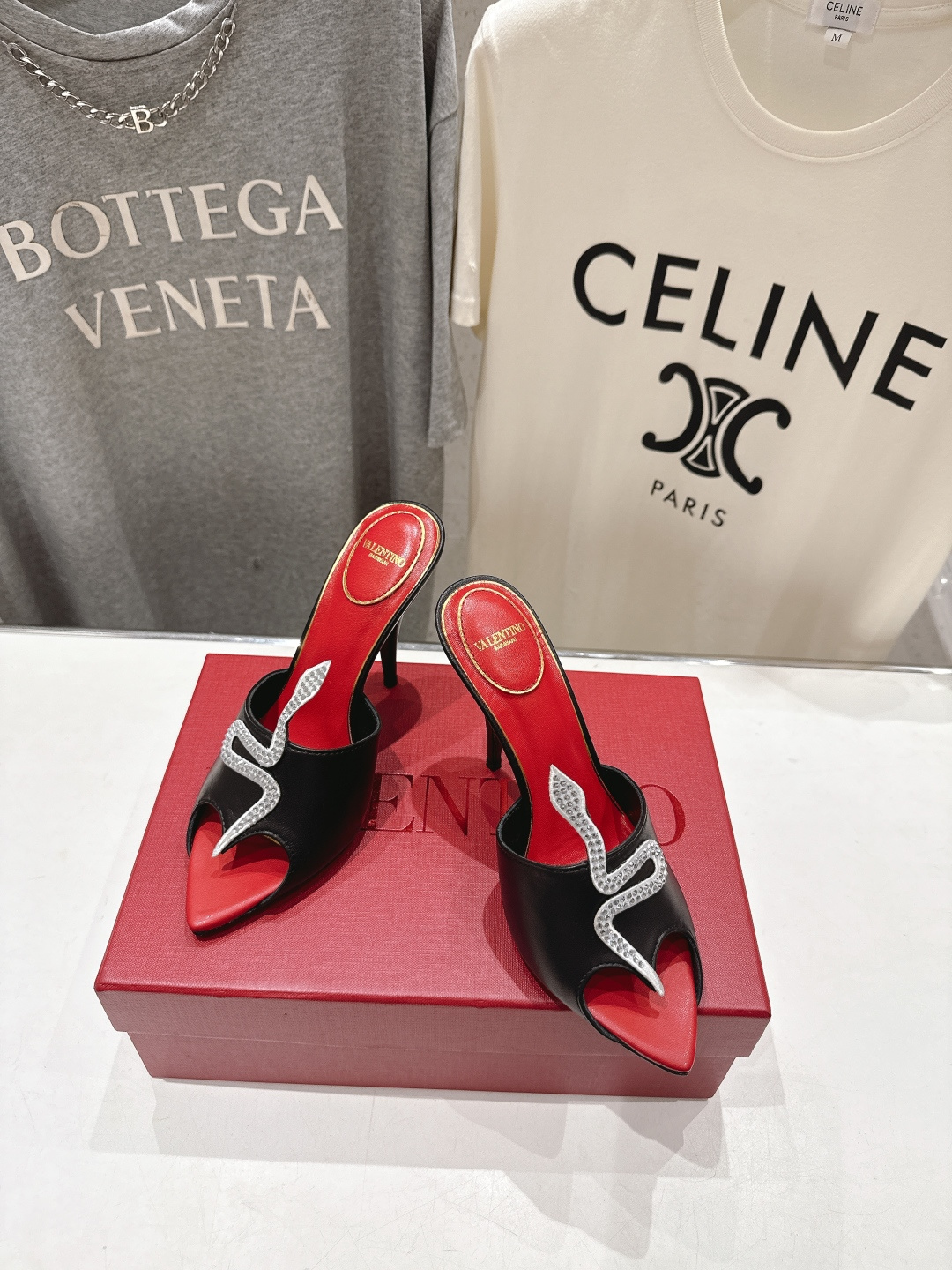 高版本出厂  ～New～顶级制作·Valentino*·华伦天奴〰️2026ss官方同步夏季走秀新款高跟