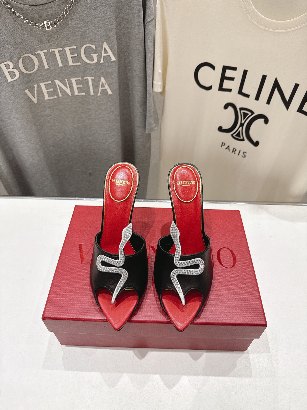 高版本出厂  ～New～顶级制作·Valentino*·华伦天奴〰️2026ss官方同步夏季走秀新款高跟