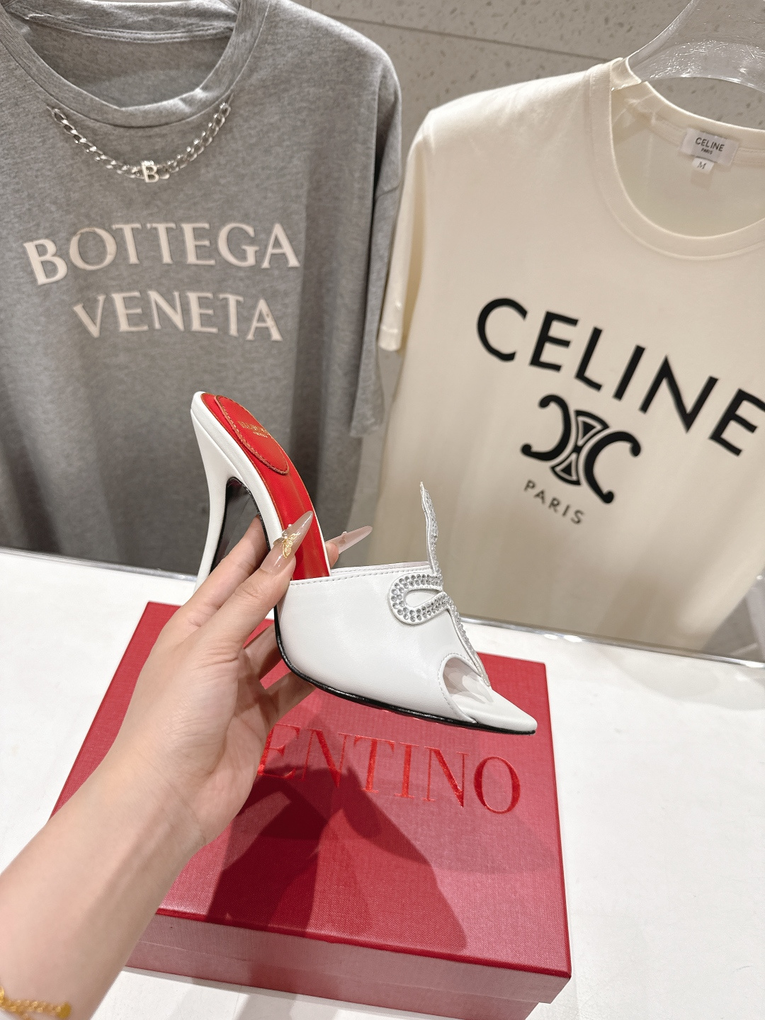 高版本出厂  ～New～顶级制作·Valentino*·华伦天奴〰️2026ss官方同步夏季走秀新款高跟